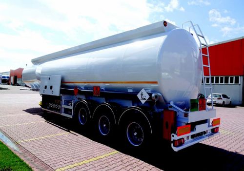 Camion-cisterna del carburante - EMS Machinery