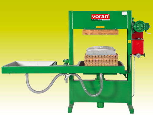 Pressa idraulica - 100 P2 - Voran - a compressione / per l'industria agroalimentare / a tavola girevole