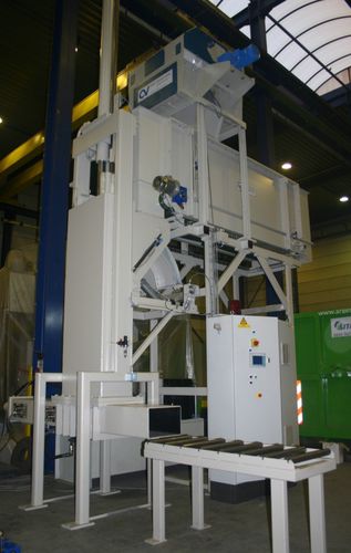 Pressa a motore - Valvan Baling Systems NV - a compressione / insacchettatrice / semiautomatica
