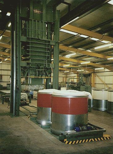 Pressa a motore - FTB - Valvan Baling Systems NV - di stampaggio / per taniche / automatica