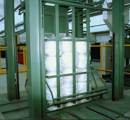 Pressa imballatrice per plastica - Valvan Baling Systems NV - verticale / a carico dall'alto / automatica