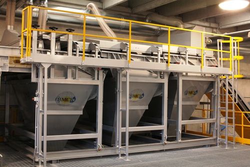 Vaglio per setacciatura a secco - BMCR SRL - per il riciclaggio / a vibrazione / per prodotti sfusi