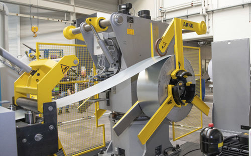 Linea di alimentazione nastro per profilazione - ARKU Maschinenbau GmbH