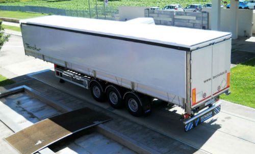 Semirimorchio con cassone ribaltabile - Libero - TECNOKAR TRAILERS SRL - a 3 assi / trainato / multiuso