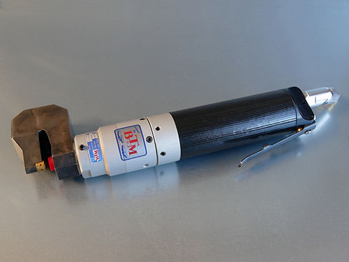 Attrezzo manuale di clinciatura pneumatico - ULG SN4 - BTM Europe Blechverb. GmbH