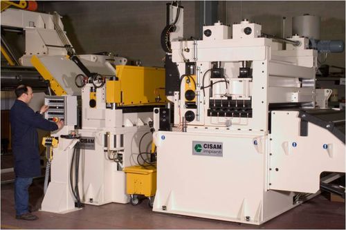 Linea di alimentazione nastro per acciaio ad alta resistenza - CISAM IMPIANTI s.r.l. Press Feeding Equipment - per l'industria automobilistica