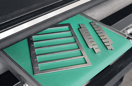 Trasportatore a nastro - Wöhler Brush Tech GmbH - automatico / per pezzi piccoli / per l'industria metallurgica