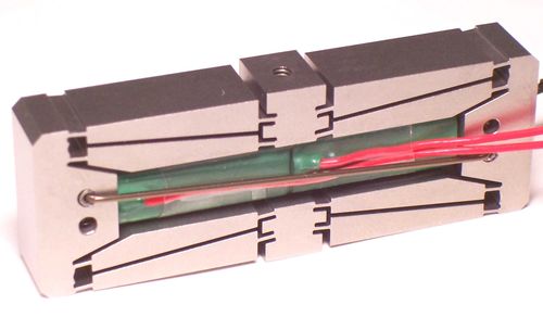 Attuatore piezoelettrico lineare - 80 -  2000 µm - DSM - amplificato
