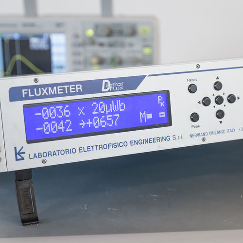 flussimetro digitale - Laboratorio Elettrofisico