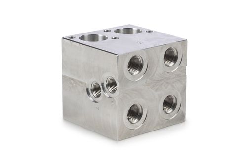 Fresatura conto terzi di metallo - TORNERIA NICOLETTI SRL - per applicazioni automotive / per il settore medico / industriale
