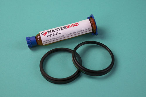 Colla polimerica - UV15-7NV - Master Bond - per metallo / per plastica / per materiali compositi