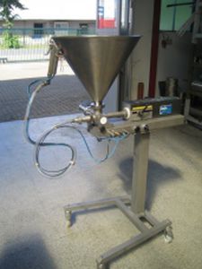 Dosatore per liquidi - Hoja Maschinenbau-Metallbau GmbH - per l'industria agroalimentare / automatico / pneumatico