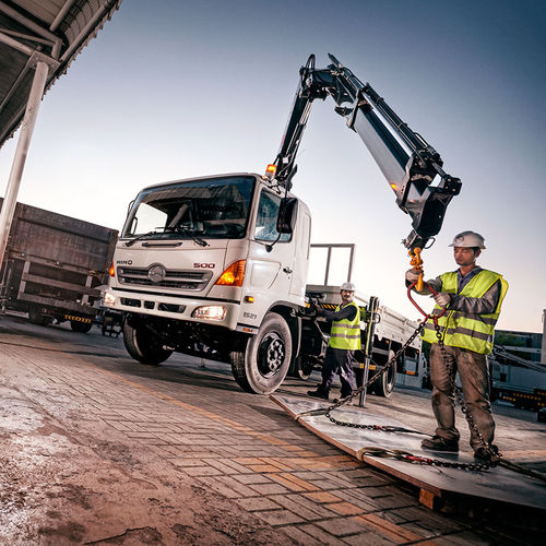 Gru montata su camion - X-CLX 1x8 series - Hiab - con braccio articolato / per cantiere / per movimentazione