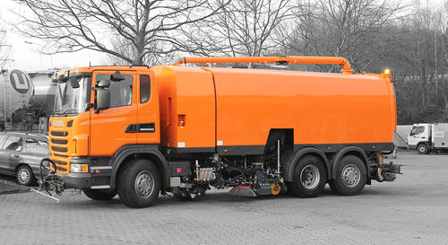 Spazzatrice su autotelaio - VS10  - BROCK Kehrtechnik GmbH - idraulica / per strade / per polveri