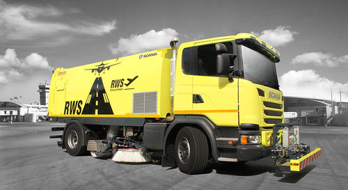 Spazzatrice su autotelaio - RWS - BROCK Kehrtechnik GmbH - diesel / per strade