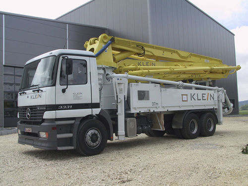 Pompa autocarrata per calcestruzzo mobile - 37 Z4 XXT - GOKER Contruction Machines - per cantiere