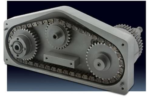 Trasmissione a catena per braccio scaricatore su macchinario di formatura di bottiglie - Ramsey Products