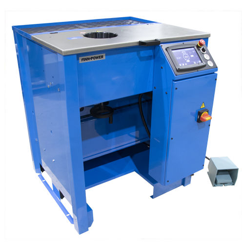 Pressa crimpatrice per dado - NC30 - Lillbacka Finn-Power - automatica / idraulica