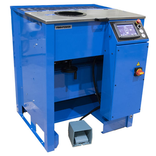 Pressa crimpatrice per dado - NC40 - Lillbacka Finn-Power - automatica / idraulica