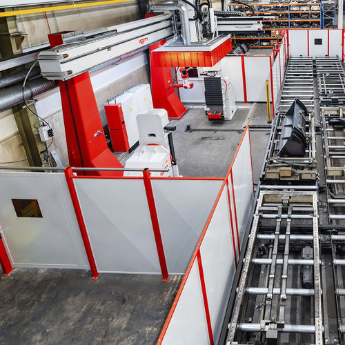 Linea di saldatura interamente automatica - FMS  - igm Robotersysteme AG - in linea / per taglio / di convogliamento