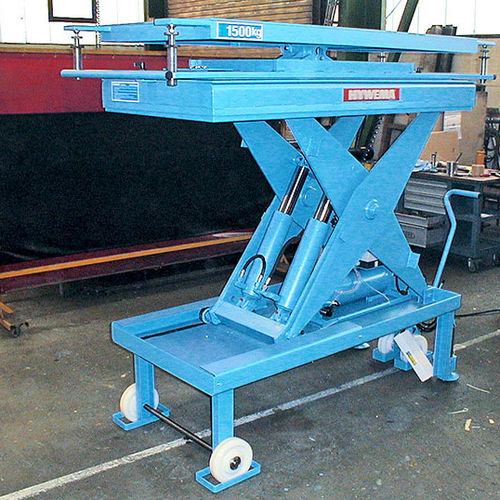 Piattaforma elevatrice a forbice mobile - AHT - HYWEMA - Josef Schwahlen GmbH & Co.KG - idraulica / per uso in interni ed esterni / compatta