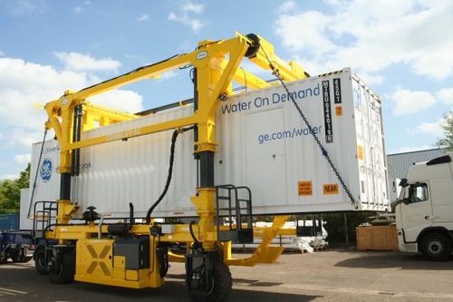 Gru a cavalletto semovente - AGILIFTER - AMLIFT - gommata / per container