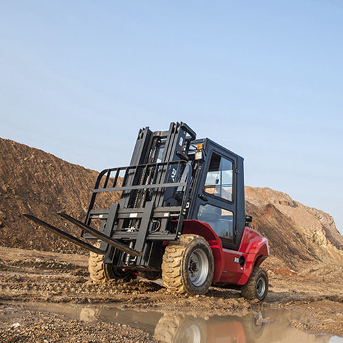 Carrello elevatore diesel - 4WD - Royal - a benzina / con conducente seduto / industriale