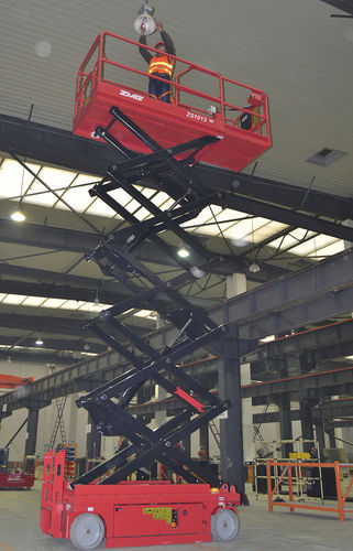 Piattaforma elevatrice a forbice su ruota - (ZS)1212 - Royal - elettrica / per uso in interni ed esterni / per cantiere