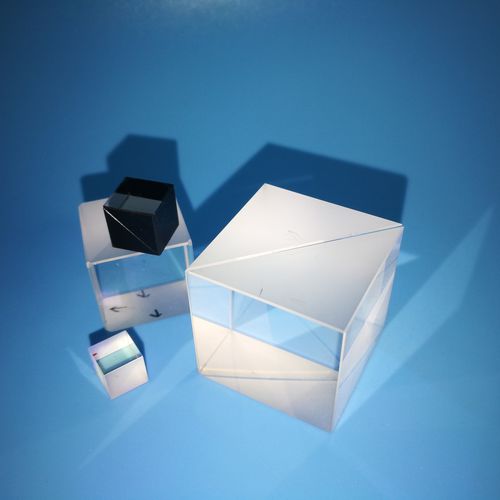 Prisma ottico separatore di fascio - Changchun Yutai Optics Co., Ltd. - polarizzatore / non polarizzanti / in vetro BK7