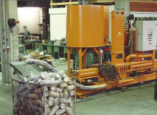 Bricchettatrice in legno - Hydropress - BP-Recyclingsystems GmbH - per rifiuti / automatica / idraulica