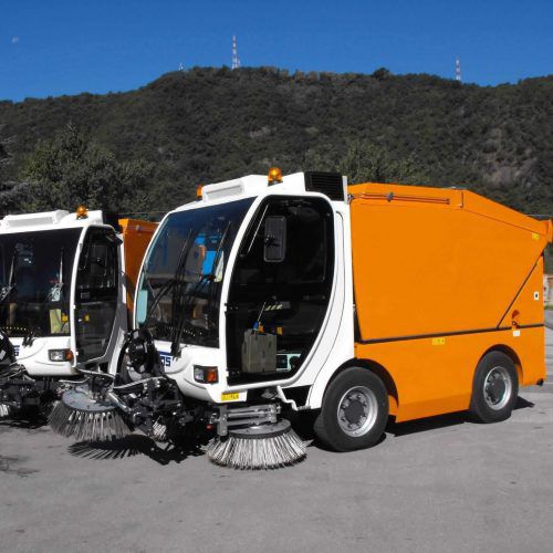 Spazzatrice aspirante diesel - NA4 series - Sicas Euroclean Srl - con due spazzole