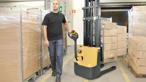 Accatastatore elettrico - NSP12QLDI - Cat Lift Trucks - a guida a bordo / 24 V / per magazzino
