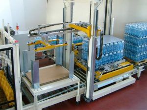 Pallettizzatore dal basso - Hermis, JSC - a portale / per pacchi di bottiglie / per prodotti alimentari
