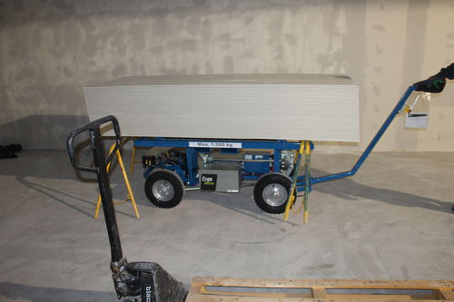Carrello automotore elettrico - Ergomover Lift+Go - GMV Handling A/S - a 2 assi / per cantiere / per carichi pesanti