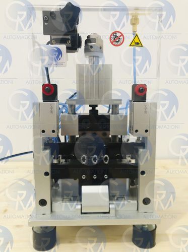 Spelacavo pneumatico - GM45 - GM AUTOMAZIONI - per cavi elettrici / da banco / semiautomatico