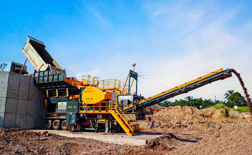 Gruppo di frantumazione e setacciatura a ganascia - MJK-110 series - Fabo Crushing Screening & Concrete Plants - mobile / ad alta capacità / per pietre