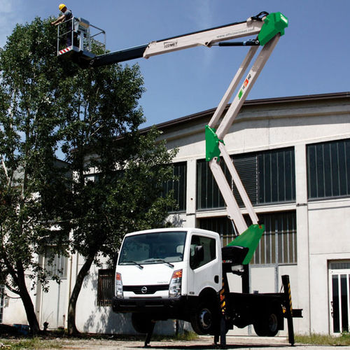 Piattaforma articolata montata su camion - 18 | 2 | 7.5 HQ - CO.ME.T. Officine - idraulica / per cantiere / per uso esterno