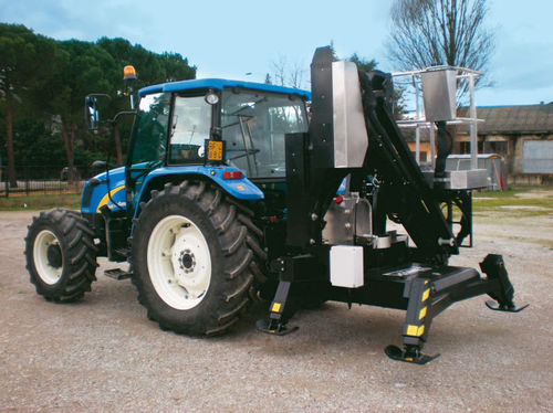 Piattaforma articolata montata su trattore - X TRACTOR - CO.ME.T. Officine - elettrica / idraulica / per uso esterno