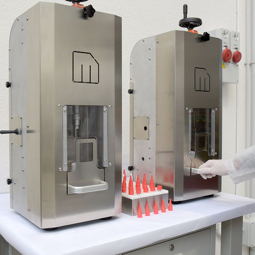 Riempitrice tappatrice pneumatica - FCSU-W 01601 - Mech-a - per bevande / per l'industria farmaceutica / per prodotti alimentari