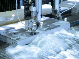 Taglio a getto d'acqua - thyssenkrupp Materials - metallo non ferroso / acciaio / per grandi serie