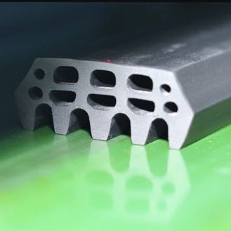 Guarnizione a labbro - UG018A - Fama S.p.A - in EPDM / con scanalature / di compressione