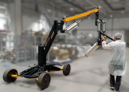 Braccio manipolatore articolato - LiftCENT M - Centurion - pneumatico / con presa / per movimentazione