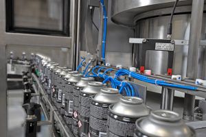 Riempitrice chiuditrice automatica - R and R Aerosol Systems - per liquidi / rotativa / ad alta velocità