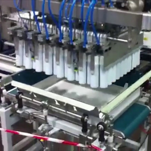 Pallettizzatore per aerosol - Sinterpack - robotizzato / per movimentazione / automatico
