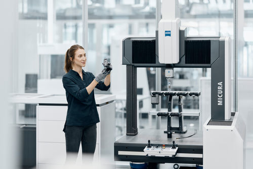 Macchina di misura a coordinate a portale - MICURA - ZEISS Métrologie et Microscopie Industrielle - controllata da computer / per pezzi piccoli / per controllo di qualità