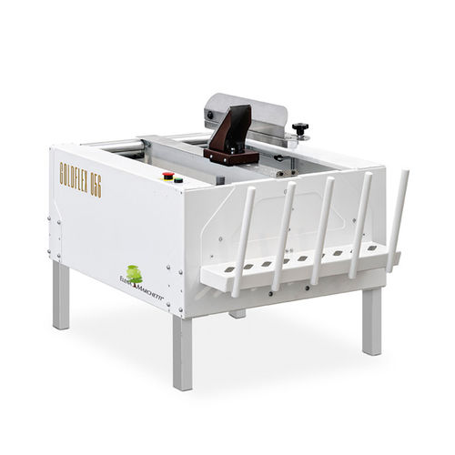 Formatrice di scatole semiautomatica - GOLDFLEX 056 - MARCHETTI PACKAGING S.r.l. - nastro adesivo / pneumatica / per il settore agroalimentare