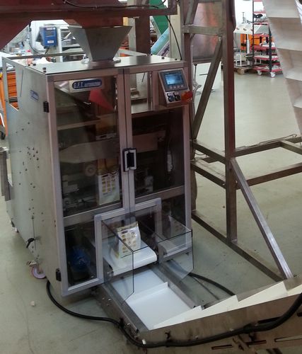 Confezionatrice verticale - GFT180A - G.F.T. AUTOMAZIONI - flow-pack / controllata da PLC / per l'industria agroalimentare