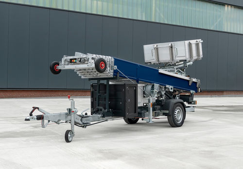 Montacarichi idraulico - Junior 24 - Böcker Maschinenwerke GmbH - elettrico / a motore / a batteria