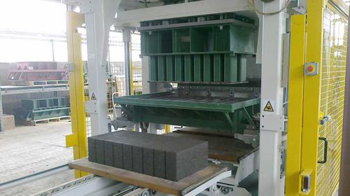 Blocchiera per manufatti in calcestruzzo - Syncro series  - POYATOS - automatica