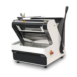 Taglierina per pane industriale semiautomatica - PRIMO - Sinmag - con lama a nastro continuo / compatta / baguette